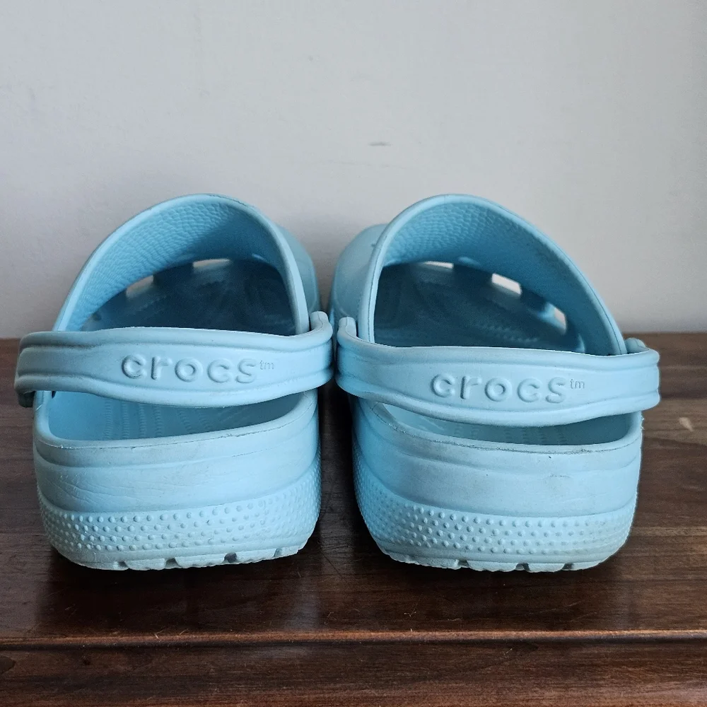 💎 Crocs Classic Clog Light Blue Men’s Size 11 Comfort Slip-On Sandals
